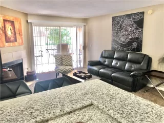 Photo #4: 2632688 Listing 