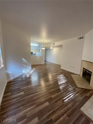 Photo #5: 2632695 Listing