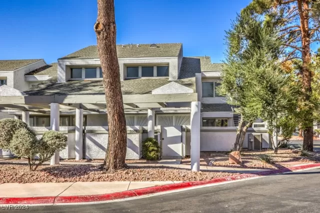 MLS: 2632707 Condo For Sale