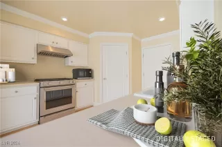 Photo #2: 2632726 Listing