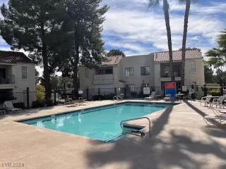 Photo #3: 2632738 Listing 