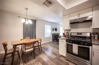 Photo #2: 2632739 Listing