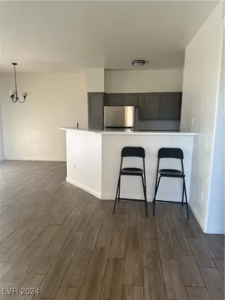 Photo #3: 2632776 Listing