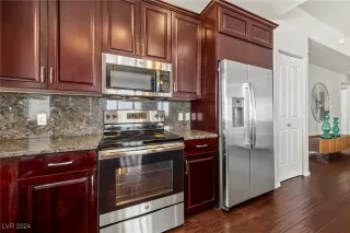 Photo #5: 2632794 Listing