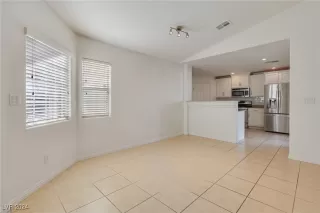 Photo #4: 2632798 Listing