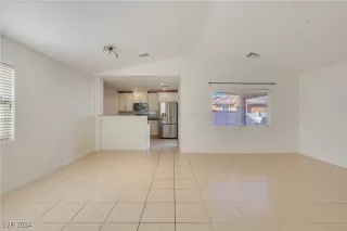 Photo #6: 2632798 Listing