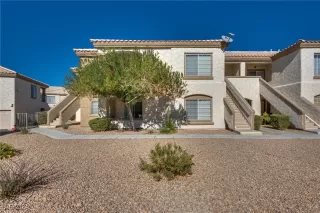 Photo #3: 2632802 Listing