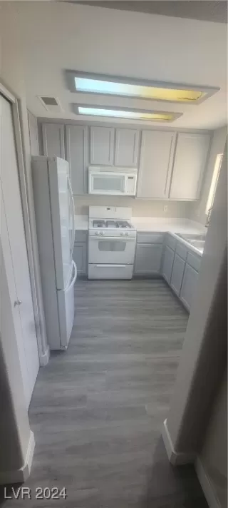 Photo #3: 2632811 Listing