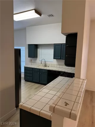 Photo #3: 2632837 Listing 