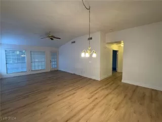 Photo #6: 2632837 Listing 