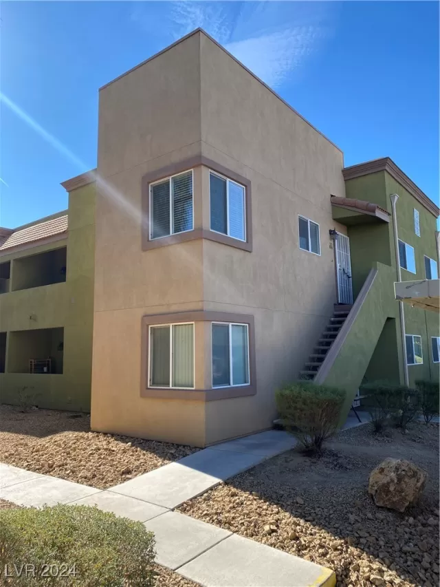 MLS: 2632862 Condo For Sale