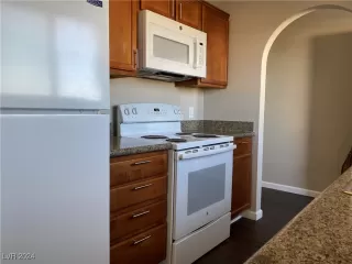 Photo #3: 2632862 Listing 