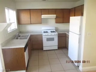 Photo #3: 2632945 Listing