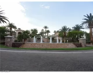 Photo #1: 2632959 Listing