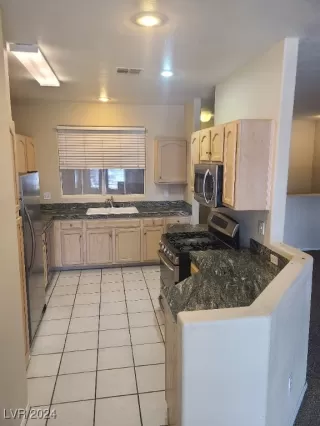 Photo #4: 2632959 Listing