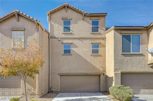 MLS: 2632979 Condo For Sale