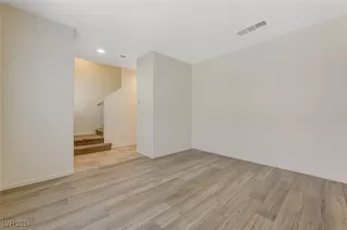 Photo #2: 2632979 Listing 