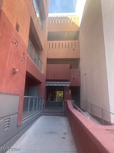 MLS: 2632982 Condo For Sale