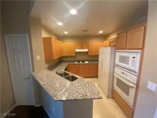 Photo #3: 2632982 Listing 