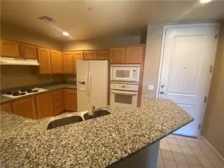 Photo #5: 2632982 Listing 