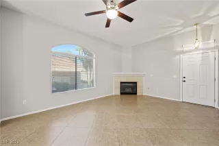 Photo #4: 2632988 Listing