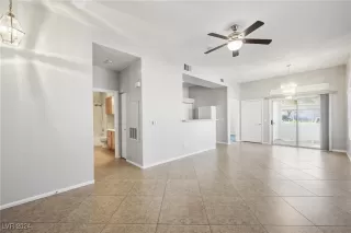 Photo #6: 2632988 Listing