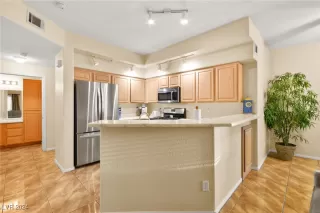 Photo #3: 2633027 Listing