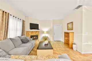 Photo #5: 2633027 Listing