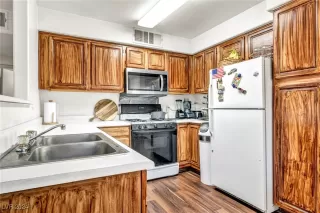 Photo #3: 2633067 Listing 