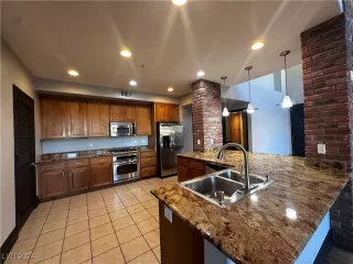 Photo #1: 2633092 Listing 