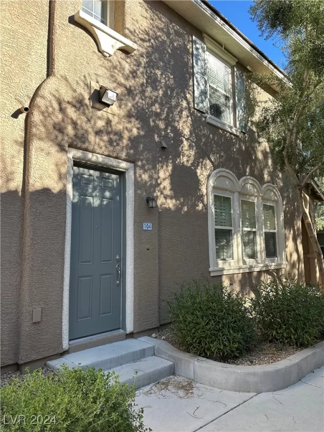 MLS: 2633102 Condo For Sale