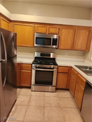 Photo #3: 2633108 Listing