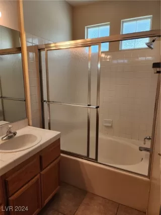 Photo #4: 2633108 Listing