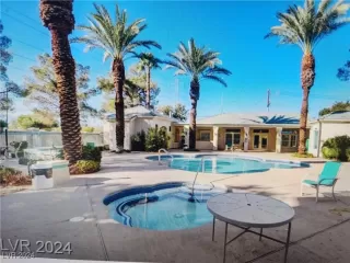 Photo #5: 2633108 Listing