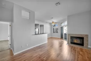 Photo #2: 2633117 Listing