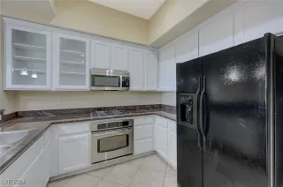 Photo #5: 2633157 Listing