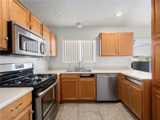 Photo #3: 2633169 Listing