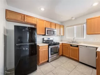 Photo #4: 2633169 Listing