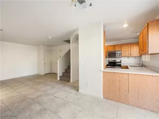 Photo #6: 2633169 Listing