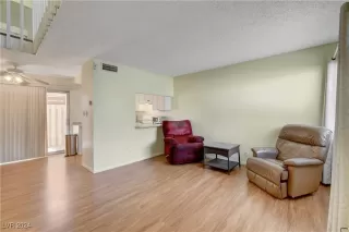 Photo #5: 2633236 Listing