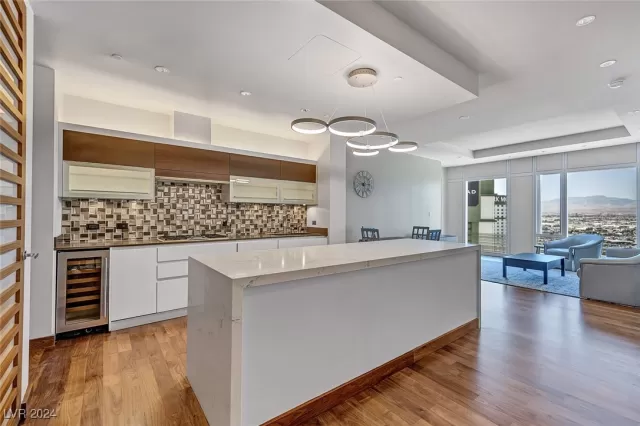 MLS: 2633254 Condo For Sale