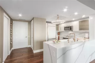 Photo #3: 2633260 Listing