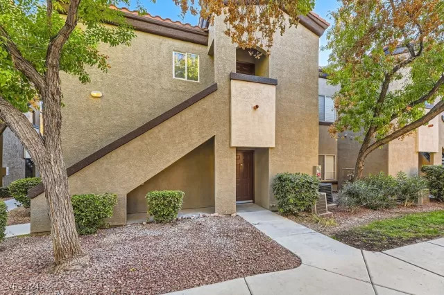 MLS: 2633280 Condo For Sale