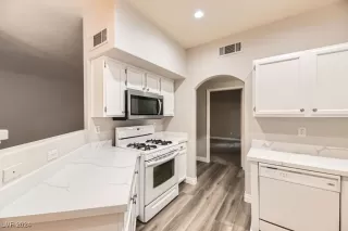 Photo #1: 2633280 Listing