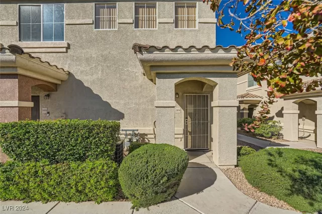 MLS: 2633281 Condo For Sale