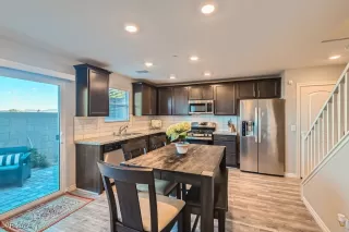 Photo #4: 2633358 Listing