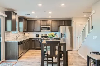 Photo #6: 2633358 Listing