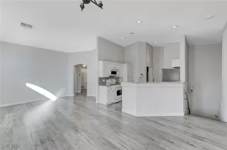 Photo #2: 2633361 Listing 