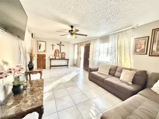 Photo #4: 2633391 Listing