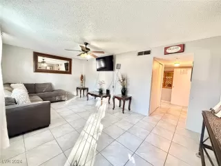Photo #5: 2633391 Listing